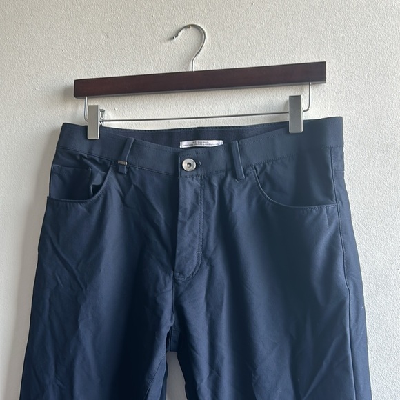 Navy Calvin Klein Infinite Pants Size 32 x 30 Slim Fit - Picture 9 of 10
